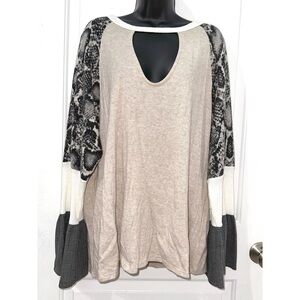 Blue Buttercup Beige & Grey Color-block Top w/ Keyhole Neckline